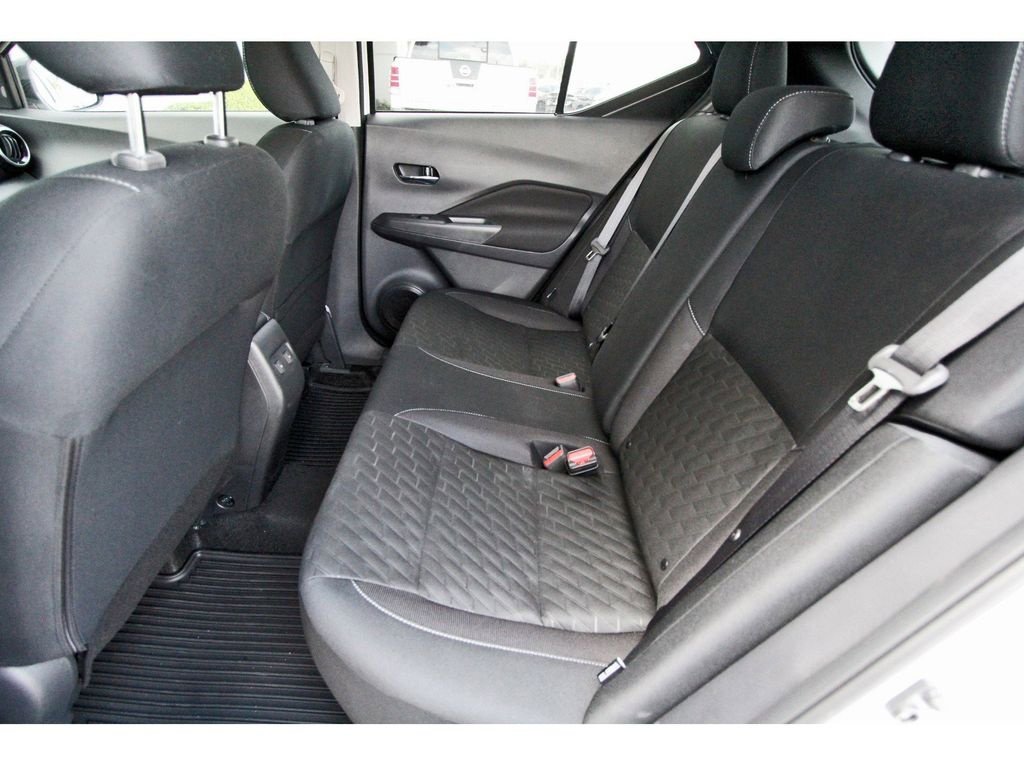 Used 2024 Nissan Kicks SV FWD image 7
