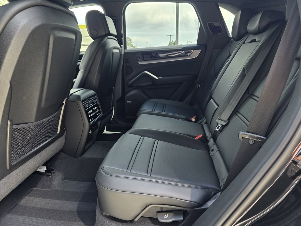 New 2026 Porsche Cayenne E-Hybrid AWD/4WD image 17