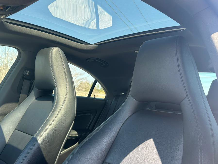 Used 2015 Mercedes-Benz CLA 250 4MATIC image 19