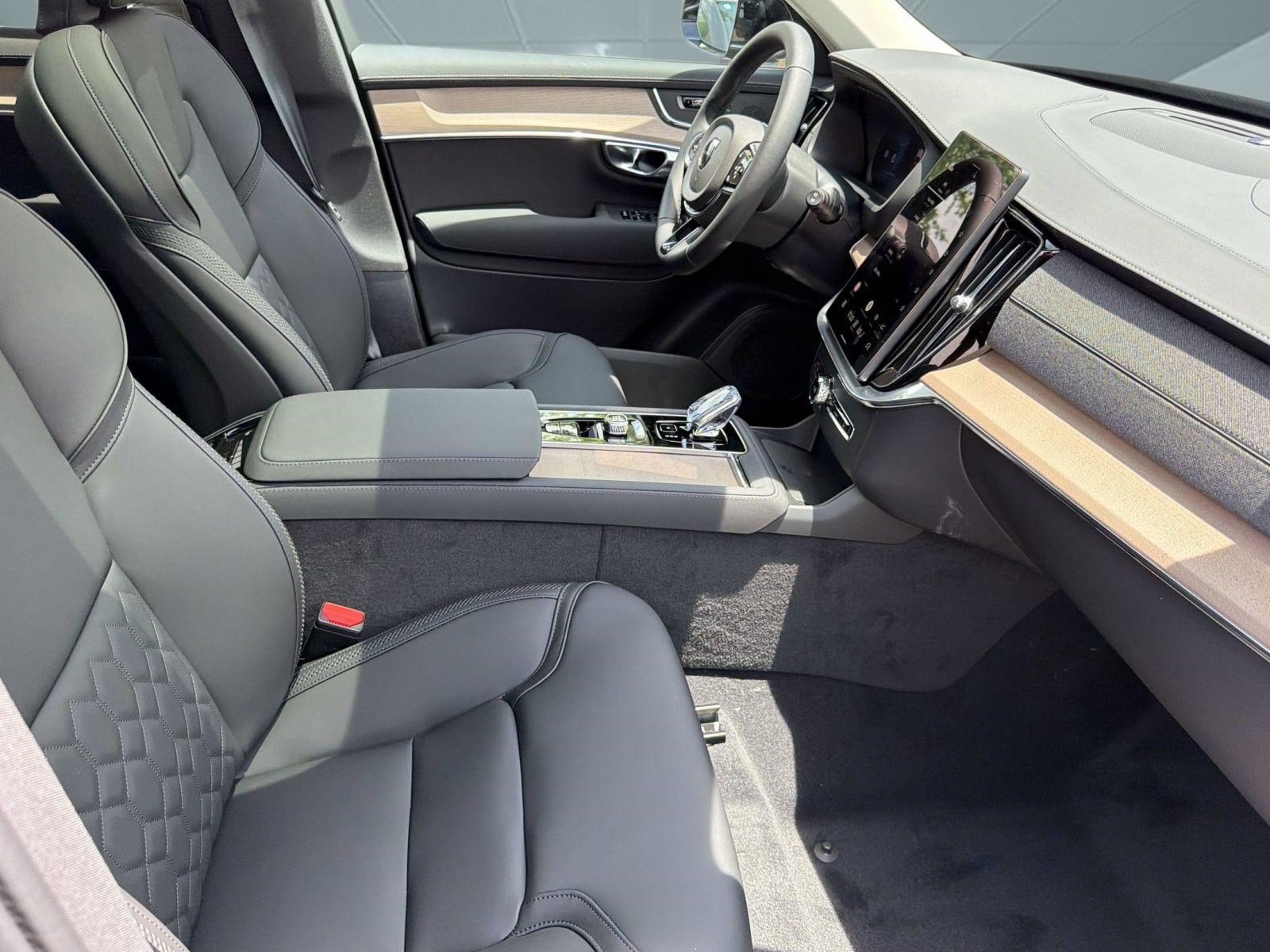 New 2026 Volvo XC90 B5 Core w/ Protection Package AWD/4WD image 24