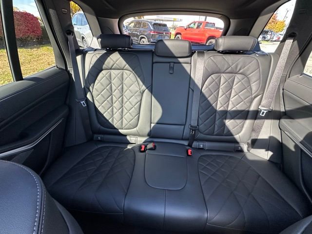 Used 2026 BMW X5 xDrive40i w/ Premium Package image 32