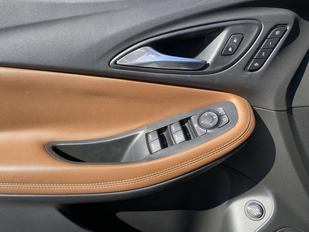 Used 2020 Buick Encore GX Essence FWD image 17