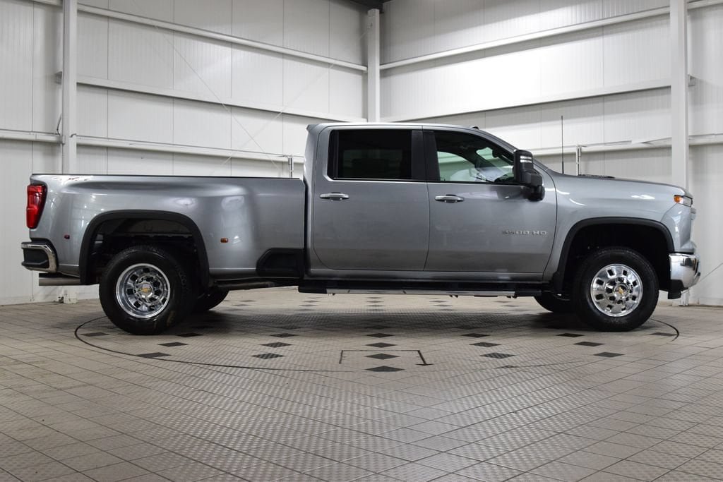 New 2026 Chevrolet Silverado 3500 LT w/ All Star Edition AWD/4WD image 9