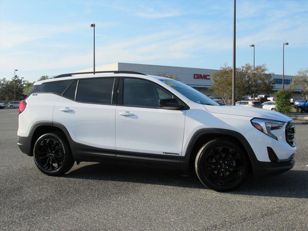 Used 2020 GMC Terrain SLE w/ Driver Convenience Package image 2
