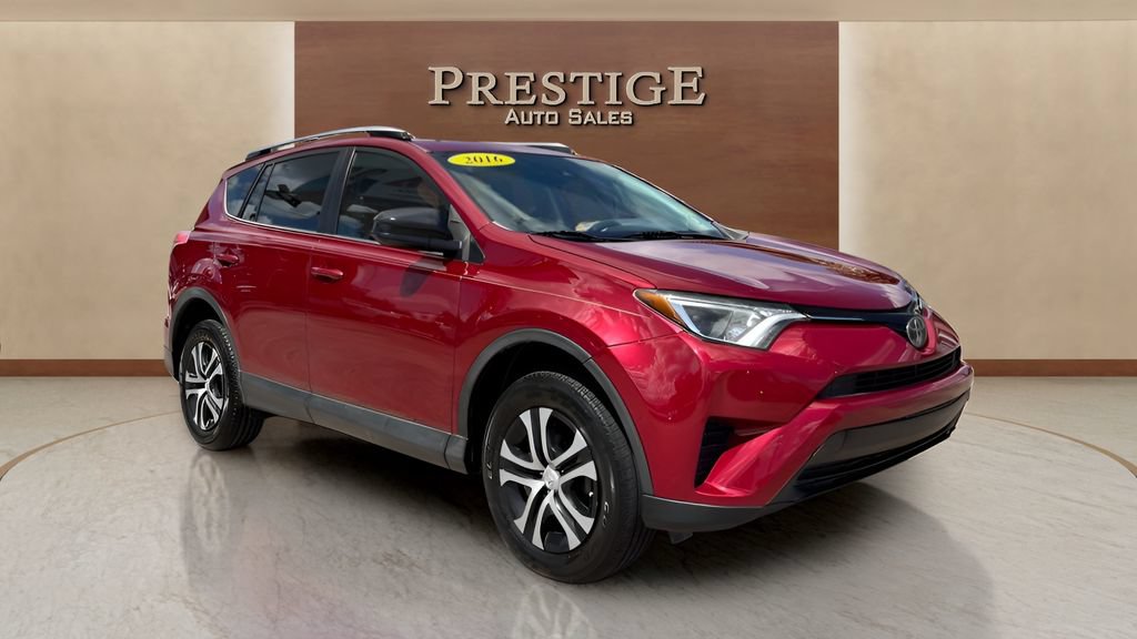 Used 2018 Toyota RAV4 LE FWD image 38