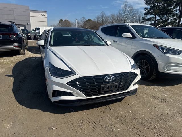 Used 2023 Hyundai Sonata Limited w/ Preferred Accessory Package image 2