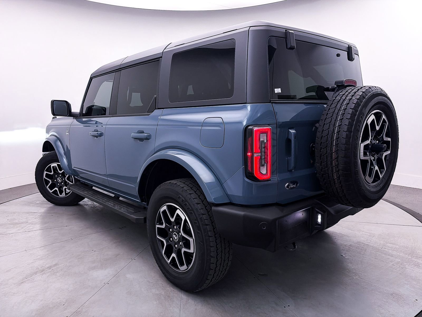 Used 2024 Ford Bronco Outer Banks image 2