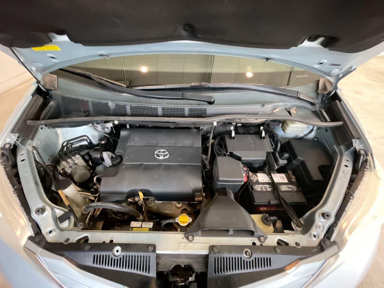 Used 2015 Toyota Sienna LE image 25