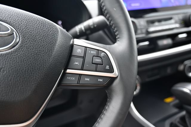 Used 2024 Toyota Grand Highlander AWD image 25