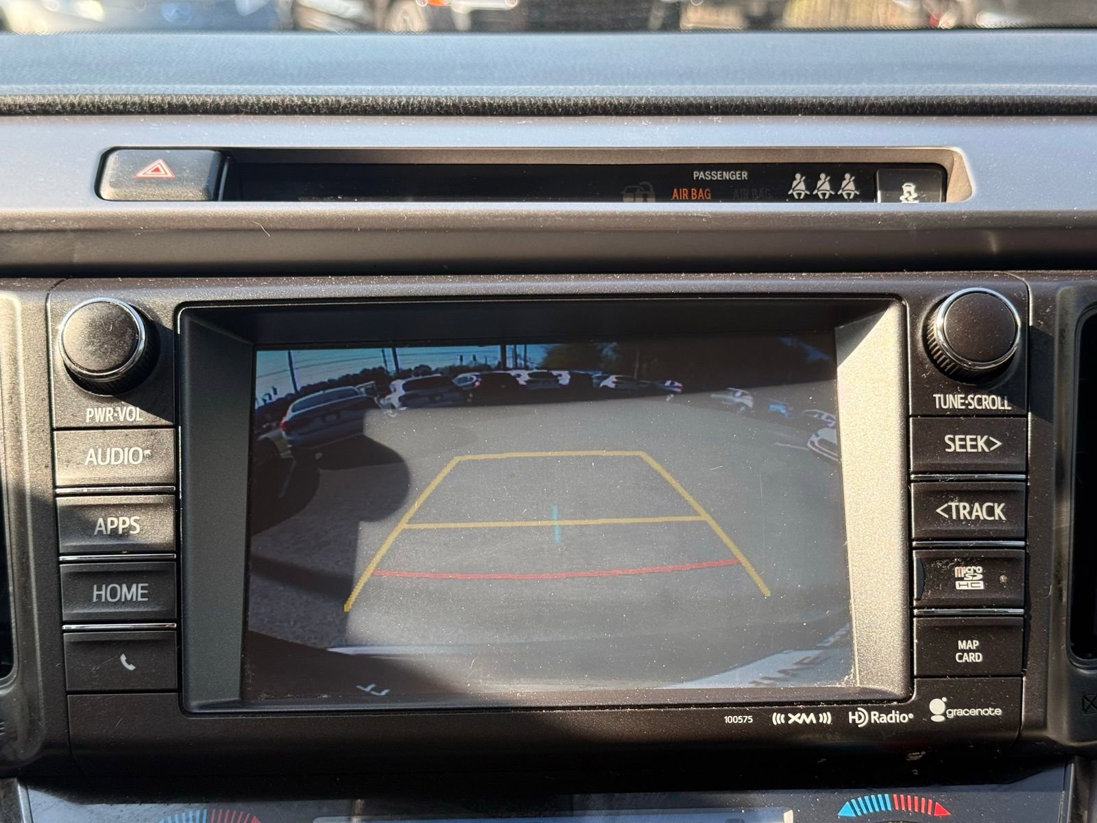 Used 2018 Toyota RAV4 XLE AWD/4WD image 23