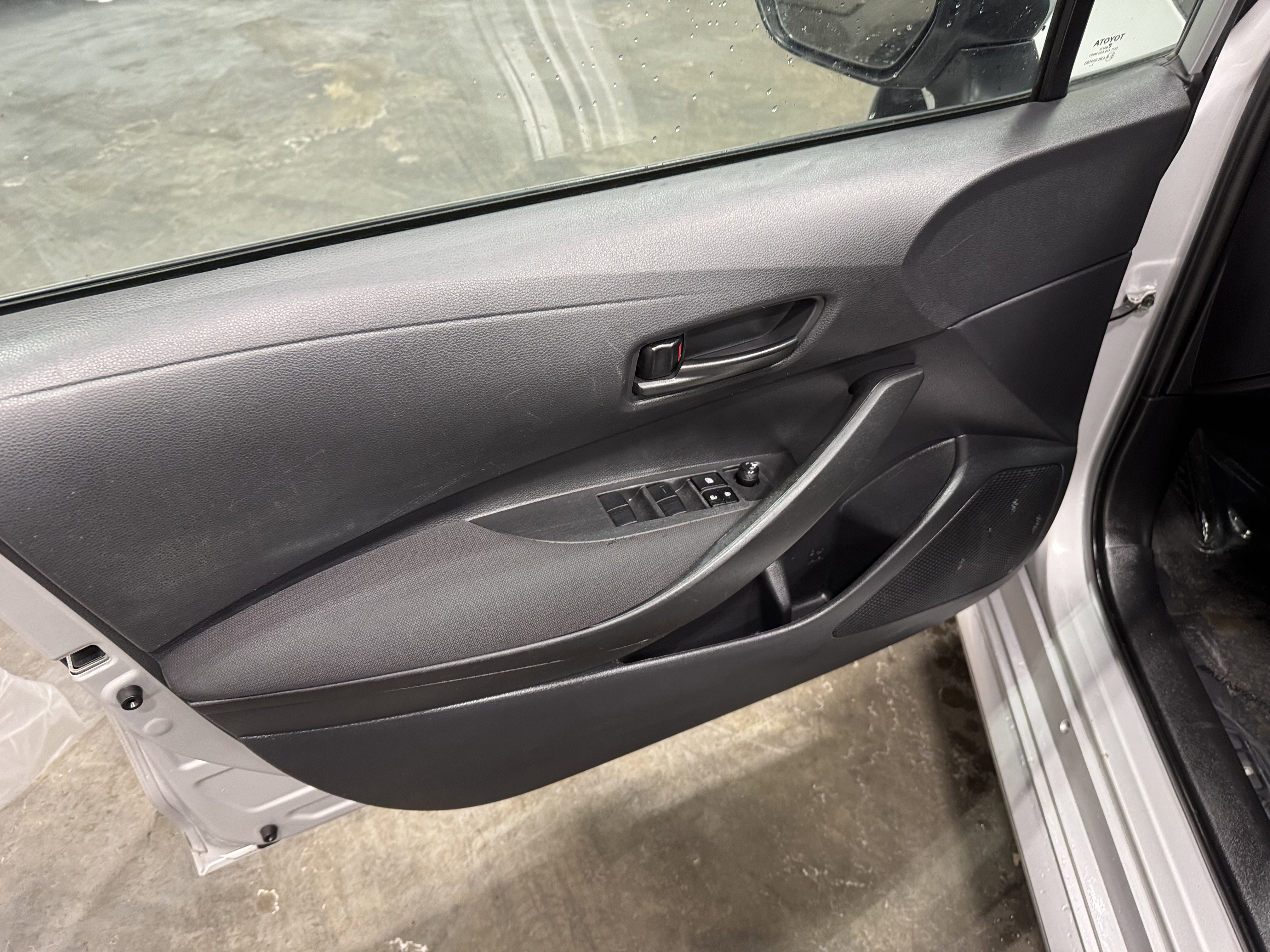 Used 2023 Toyota Corolla LE image 22