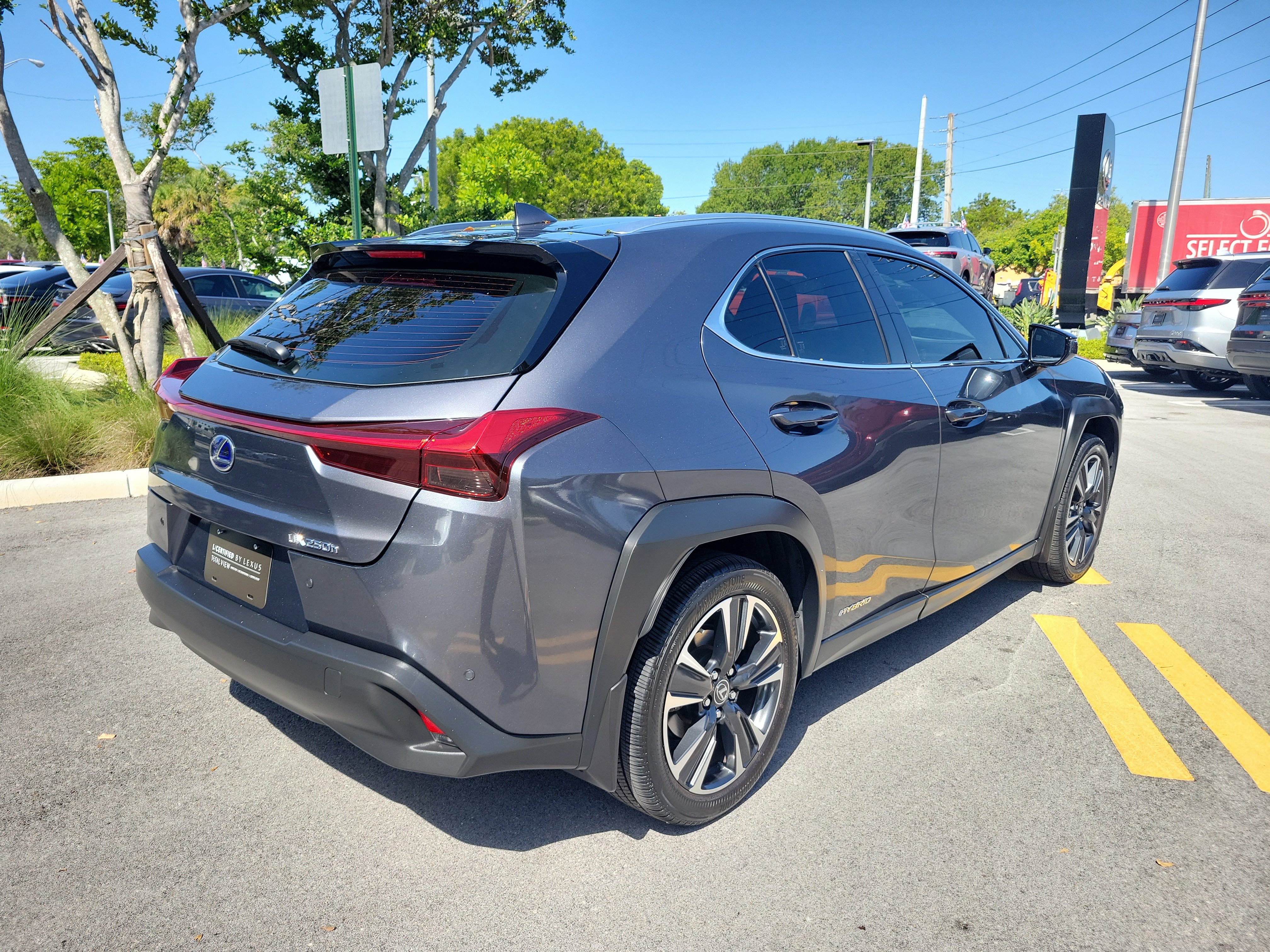Used 2022 Lexus UX 250h w/ Accessory Package (Z2) AWD/4WD image 6
