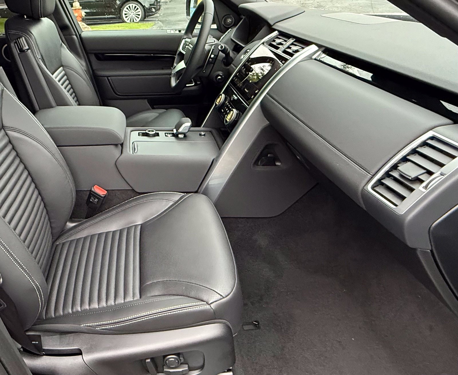 New 2026 Land Rover Discovery S AWD/4WD image 21