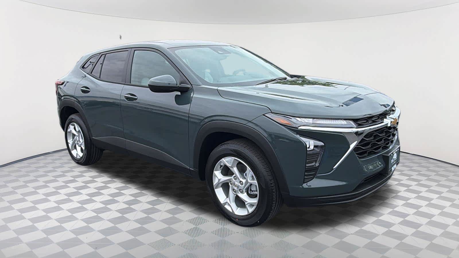 Certified 2026 Chevrolet Trax LS w/ LS Convenience Package FWD image 3