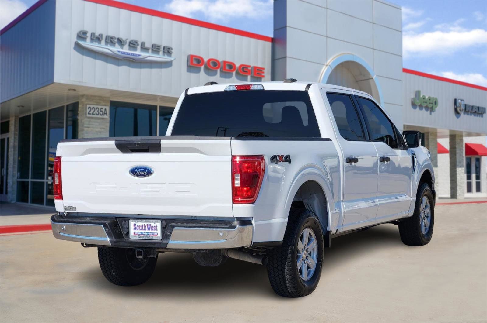 Used 2021 Ford F150 XLT w/ Equipment Group 301A Mid image 5