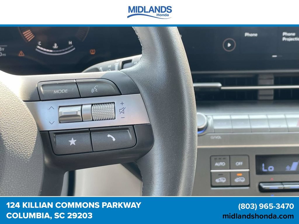 Used 2025 Hyundai Kona SEL FWD image 21