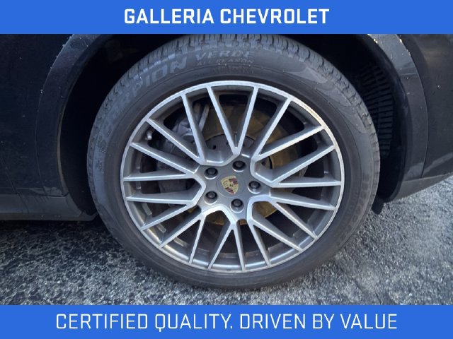 Used 2023 Porsche Cayenne Platinum Edition AWD/4WD image 4