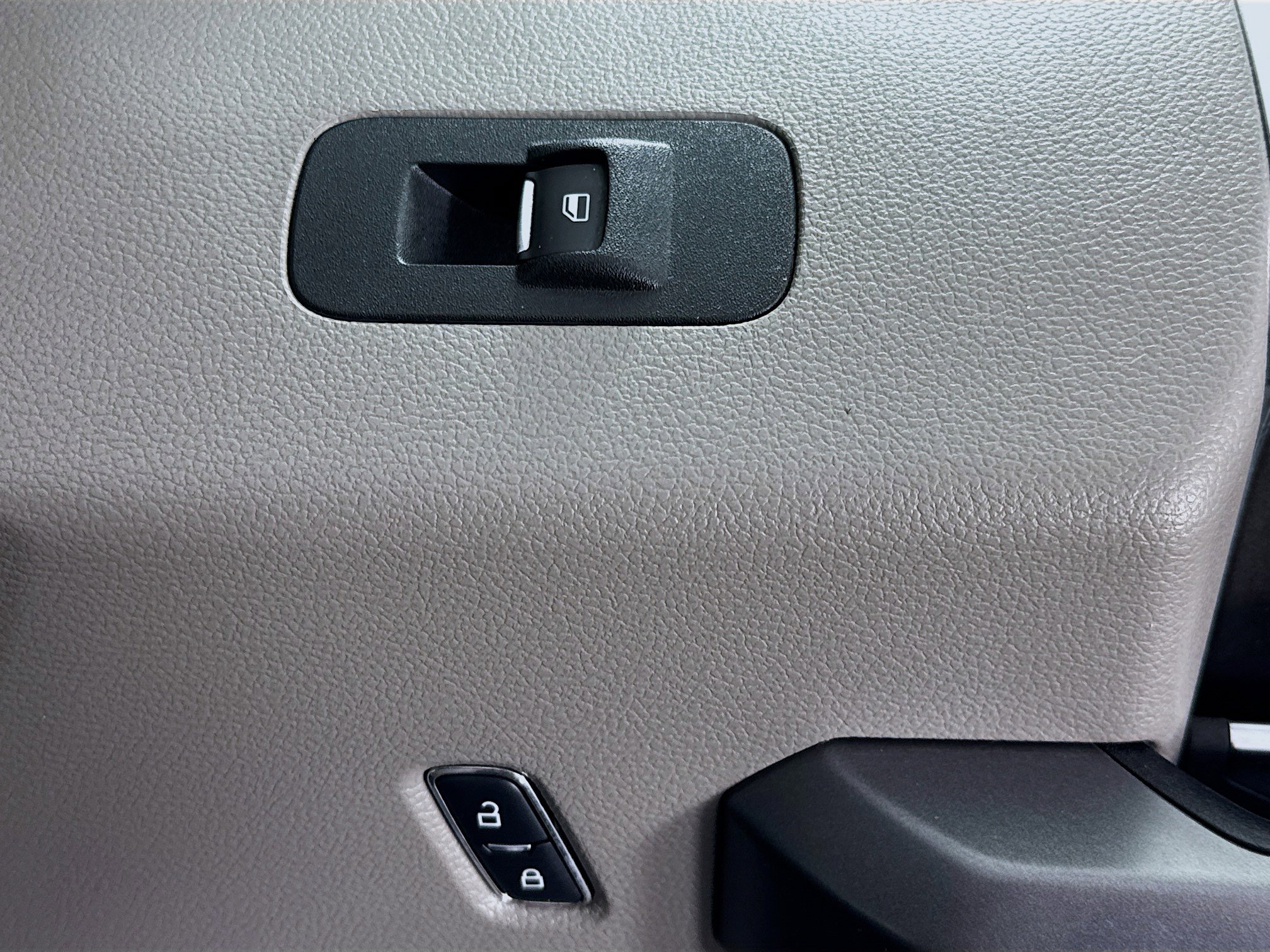 Used 2017 Ford F150 XLT w/ Trailer Tow Package image 28