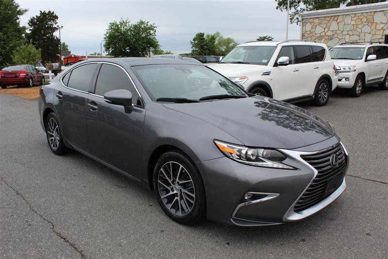 Used 2017 Lexus ES 350 w/ Luxury Package FWD image 9