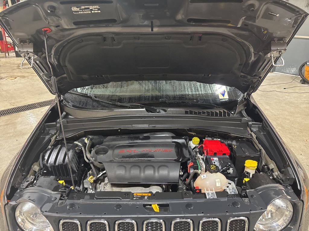 Used 2018 Jeep Renegade Sport w/ Power & Air Group image 35