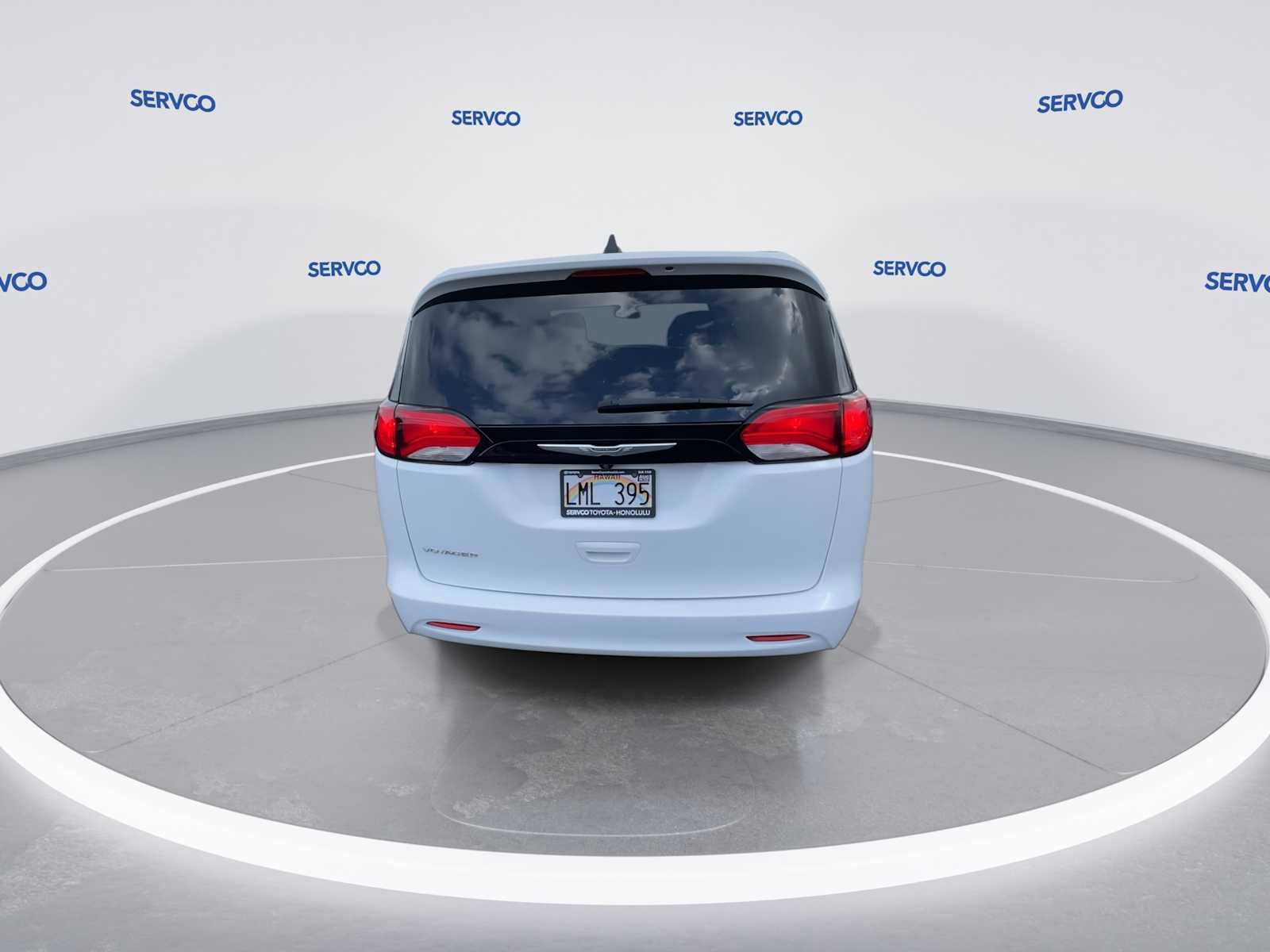 Used 2022 Chrysler Voyager LX image 7