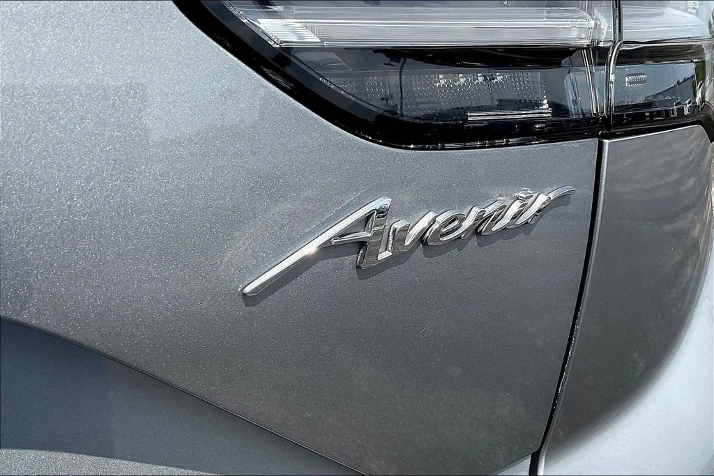 Used 2023 Buick Envision Avenir FWD image 27