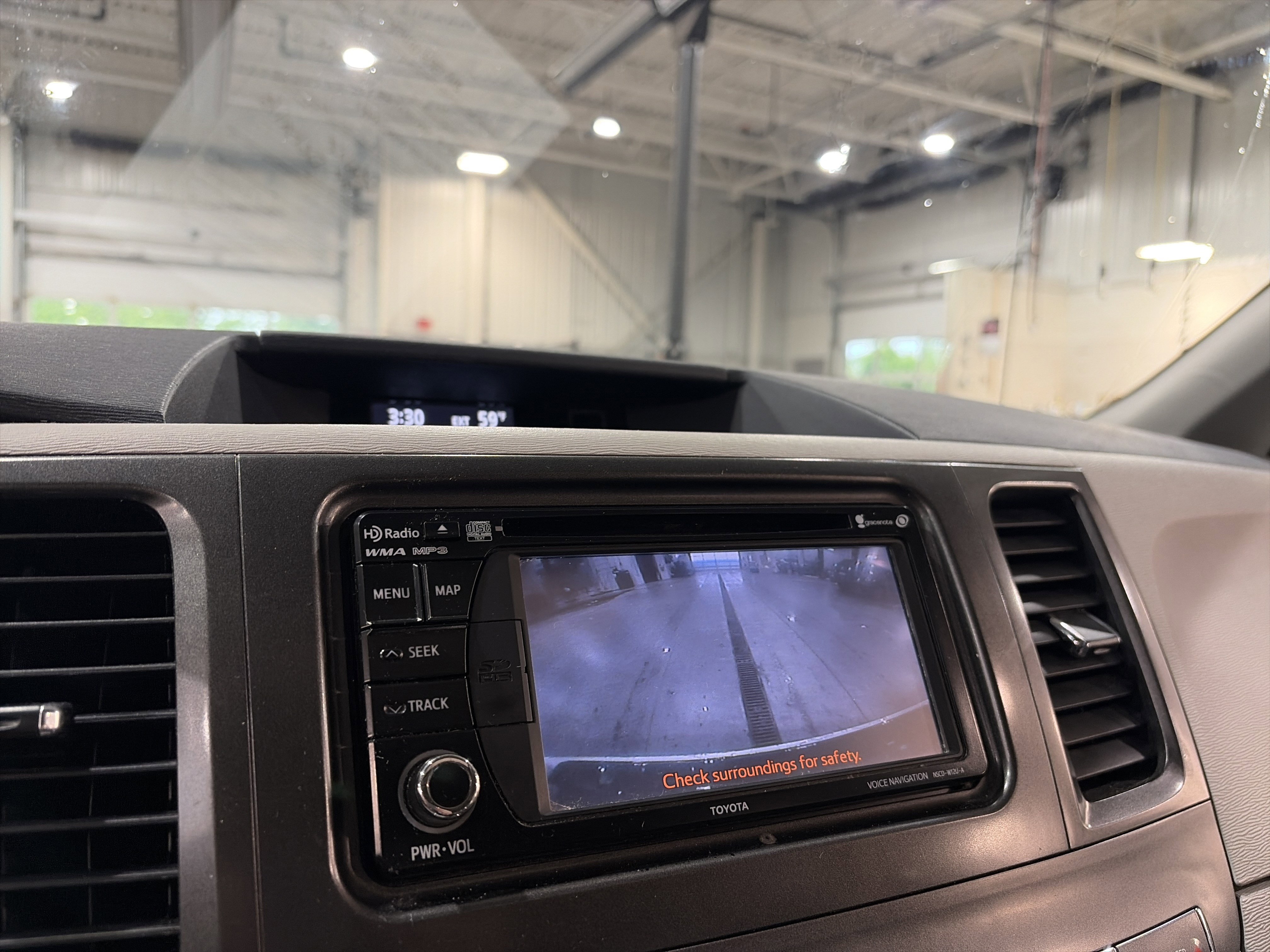 Used 2013 Toyota Sienna SE w/ Premium Pkg w/Entune FWD image 48