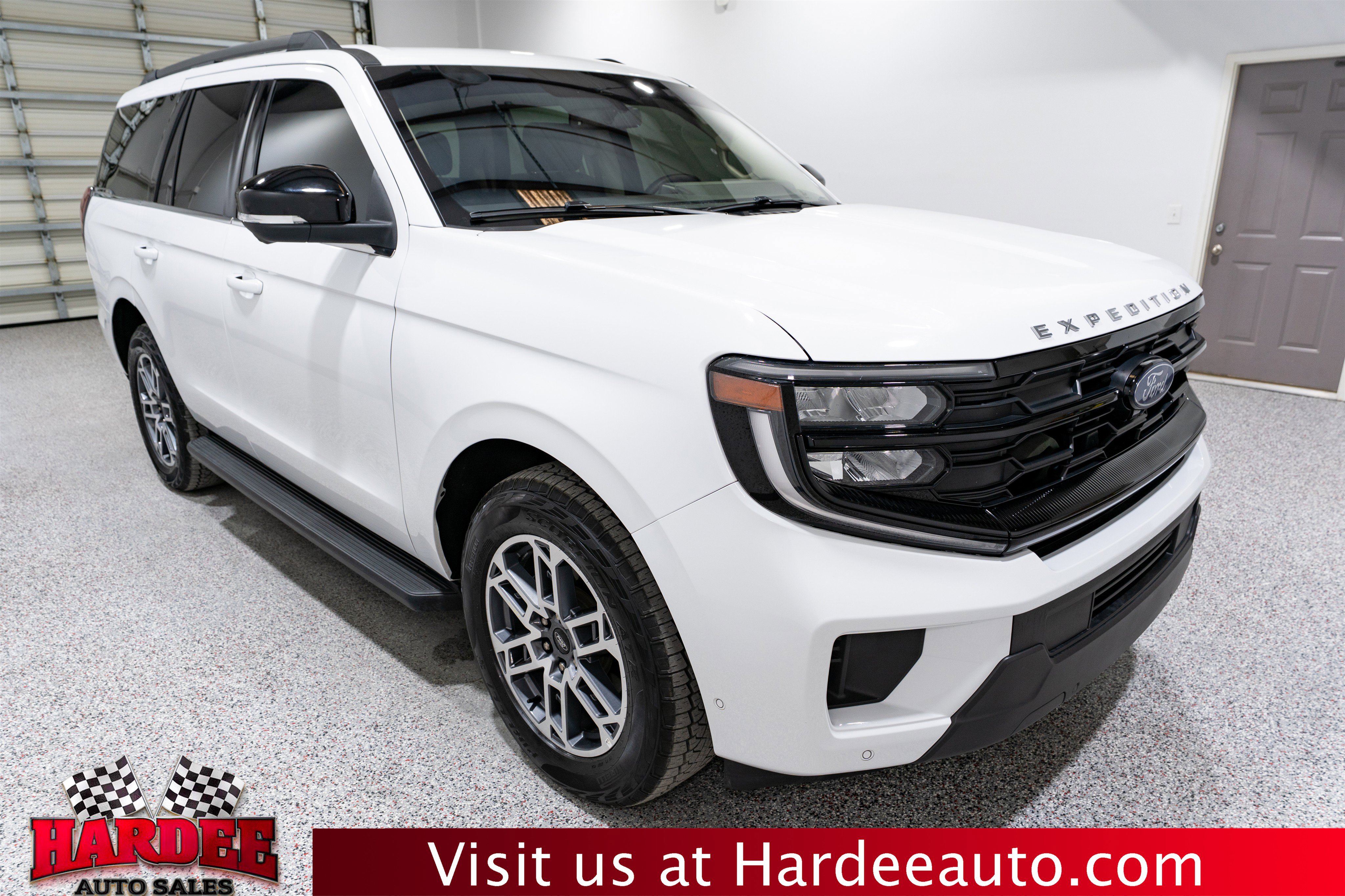 Used 2025 Ford Expedition Active AWD/4WD image 6