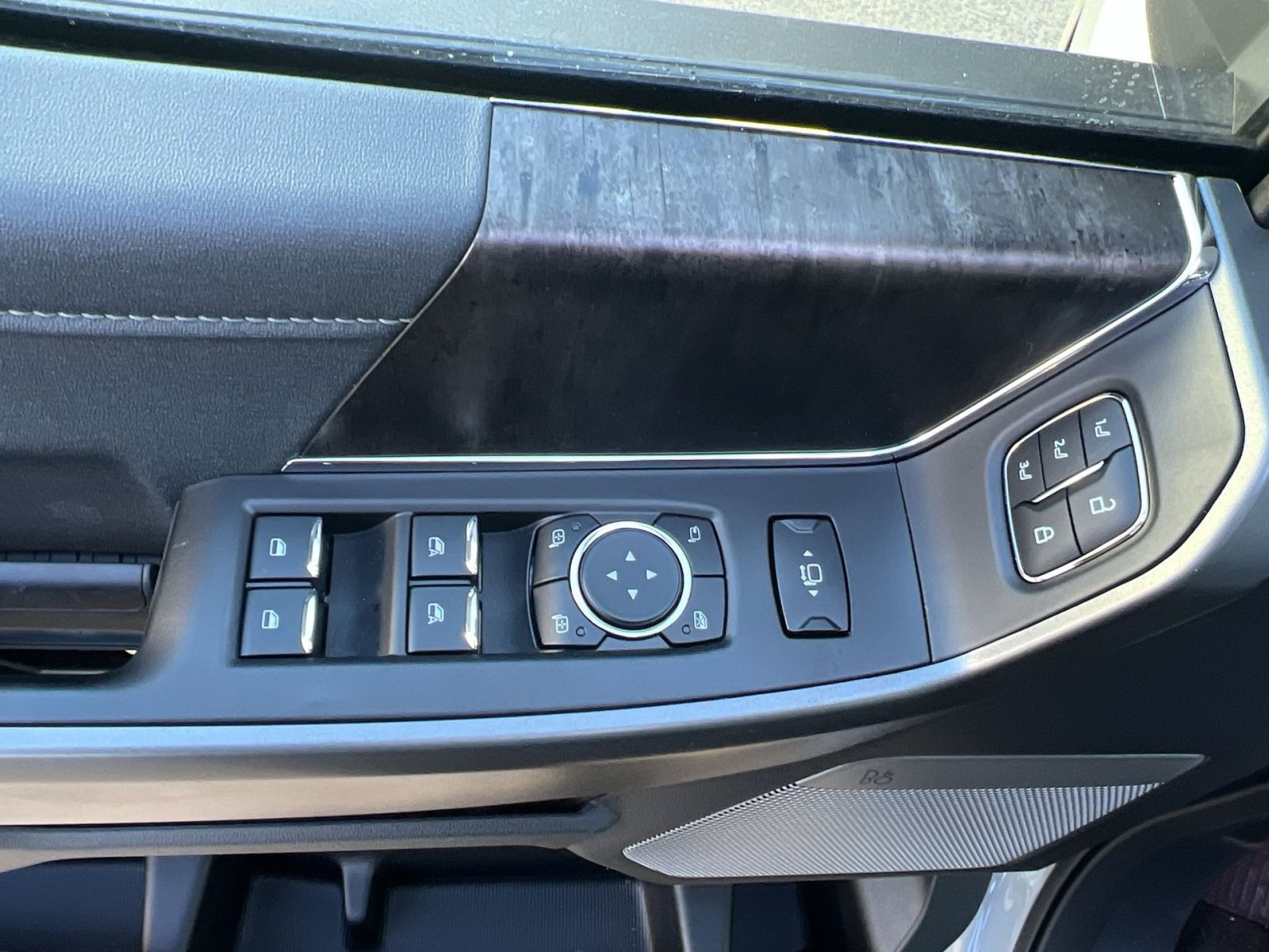 New 2026 Ford F250 Lariat w/ Black Appearance Package AWD/4WD image 23