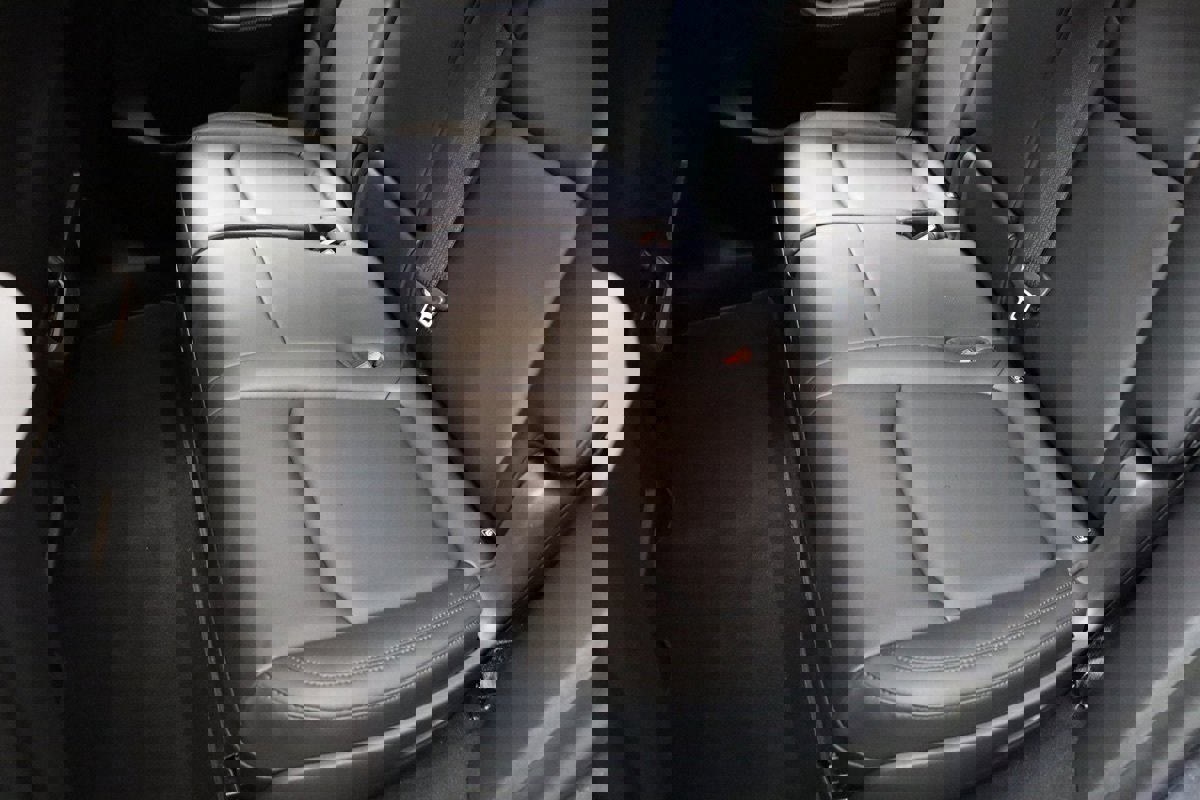 Used 2022 Tesla Model Y Long Range image 34