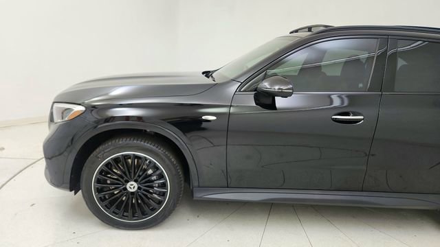 Used 2025 Mercedes-Benz GLC 350e 4MATIC image 9