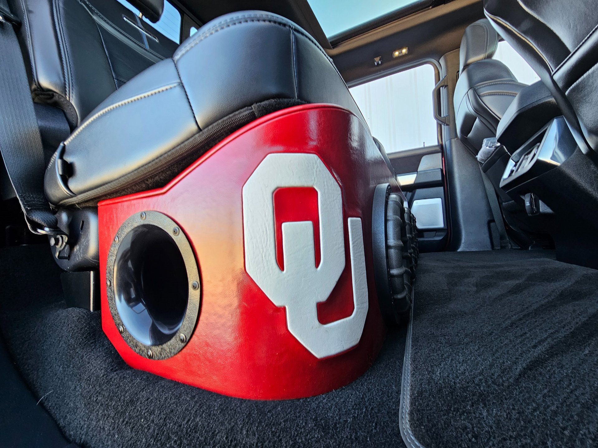 Used 2025 Ford F250 Platinum w/ FX4 Off-Road Package image 55