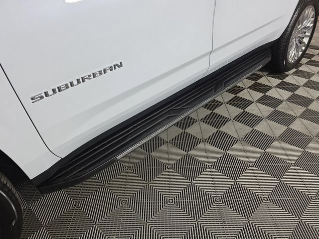 Used 2026 Chevrolet Suburban Premier AWD/4WD image 9