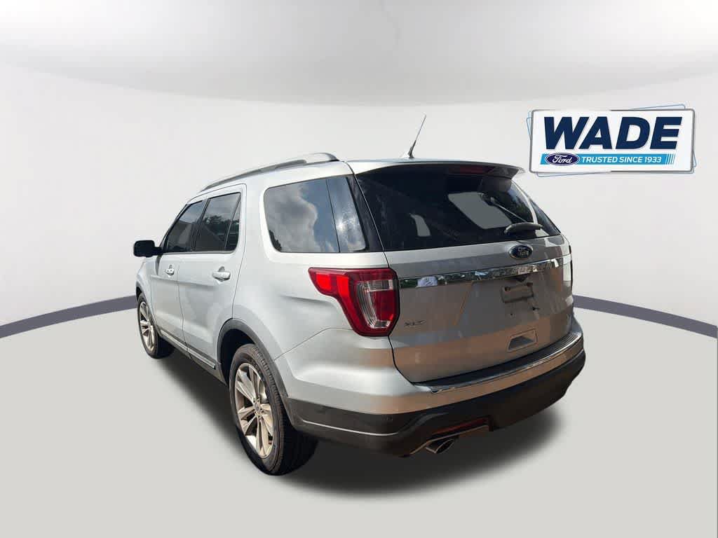 Used 2018 Ford Explorer XLT w/ Equipment Group 202A FWD image 6