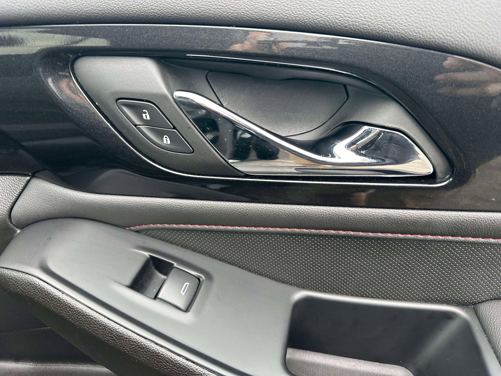 Certified 2023 Chevrolet Traverse RS image 28