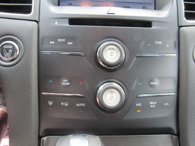 Used 2017 Ford Taurus SEL w/ Equipment Group 201A image 29