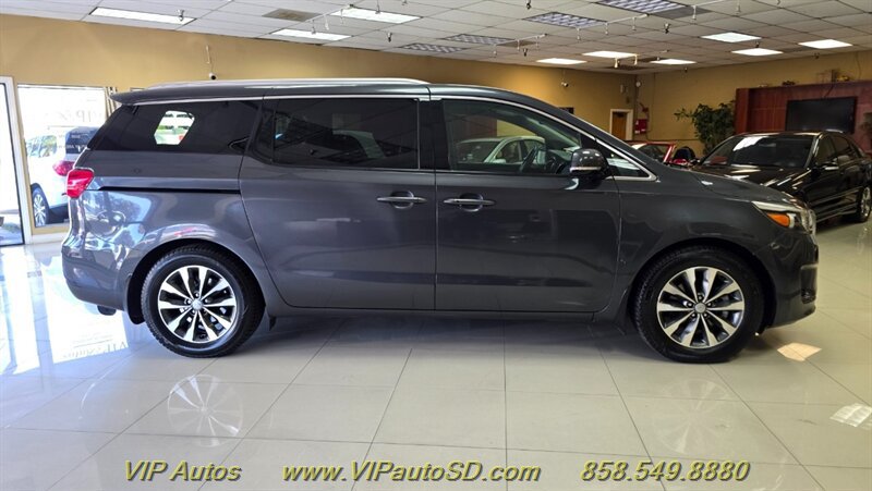 Used 2017 Kia Sedona SX FWD image 4