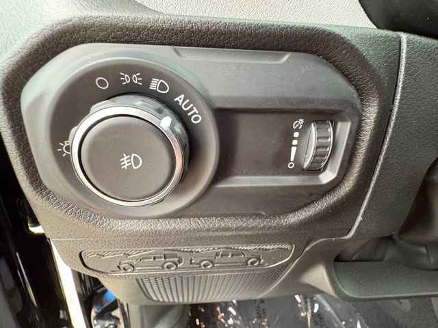 Used 2025 Jeep Wrangler Unlimited Sport AWD/4WD image 19