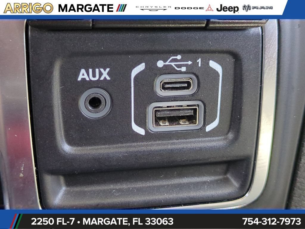 Used 2025 Jeep Wrangler Unlimited Sahara AWD/4WD image 22