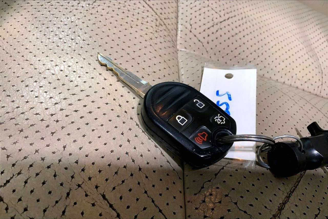 Used 2013 Ford Expedition XLT RWD image 11