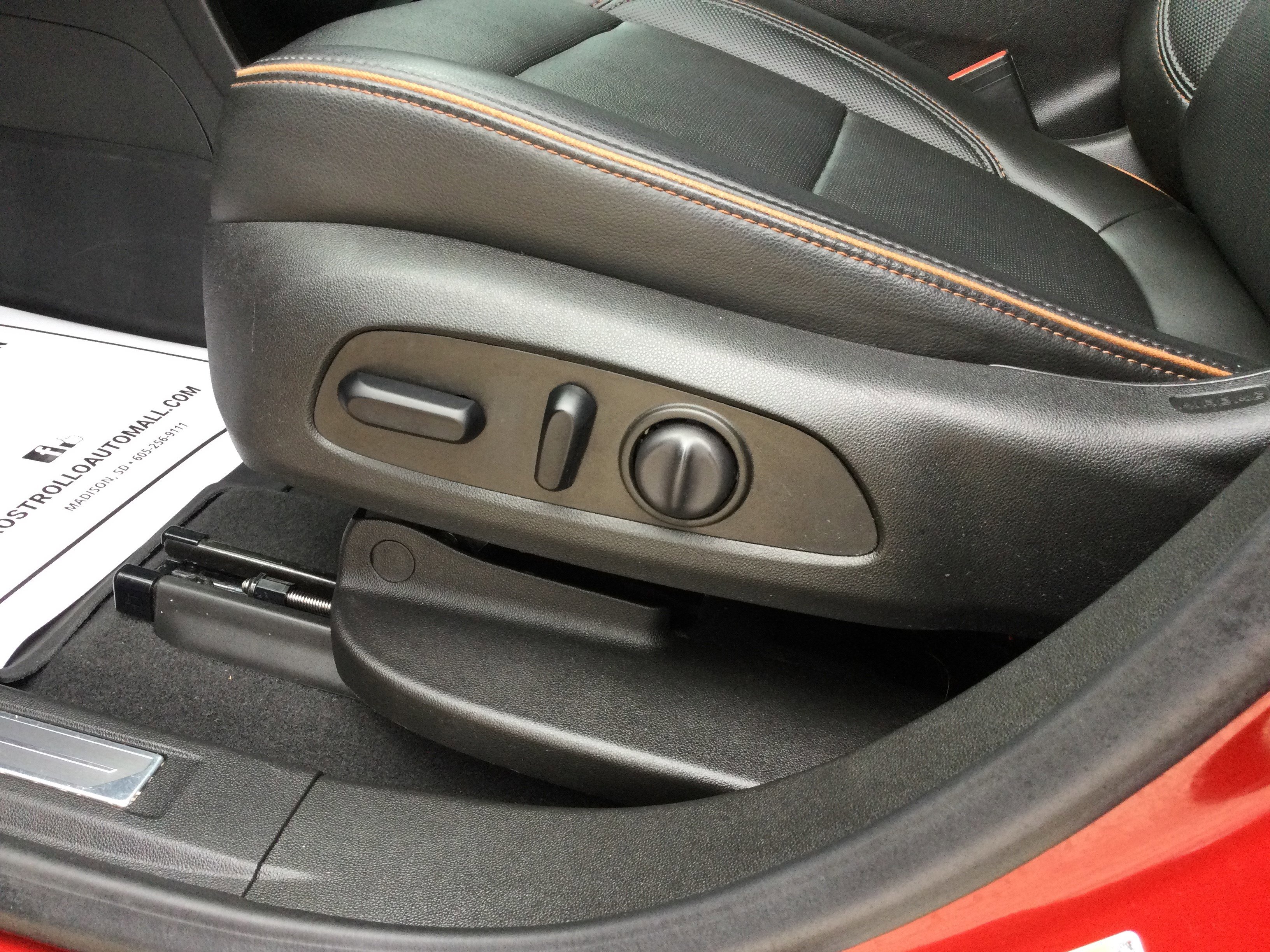 Used 2023 GMC Acadia AT4 w/ Technology Package image 10