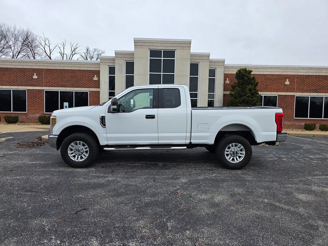 Used 2018 Ford F250 XLT image 2