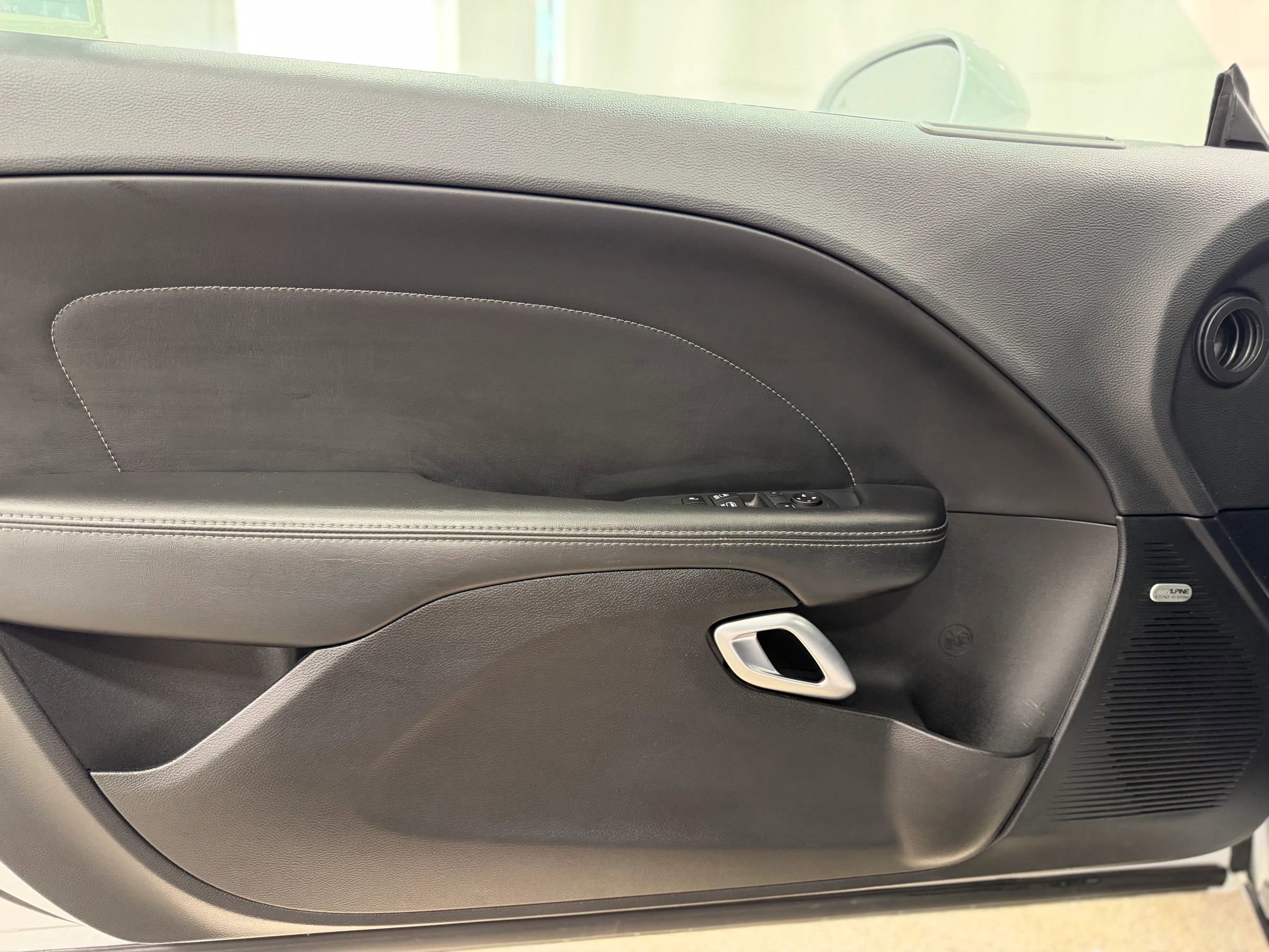 Used 2019 Dodge Challenger SXT w/ Plus Package RWD image 11