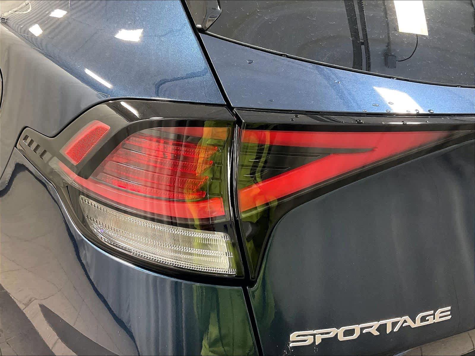 Used 2024 Kia Sportage EX w/ EX Premium Package image 34