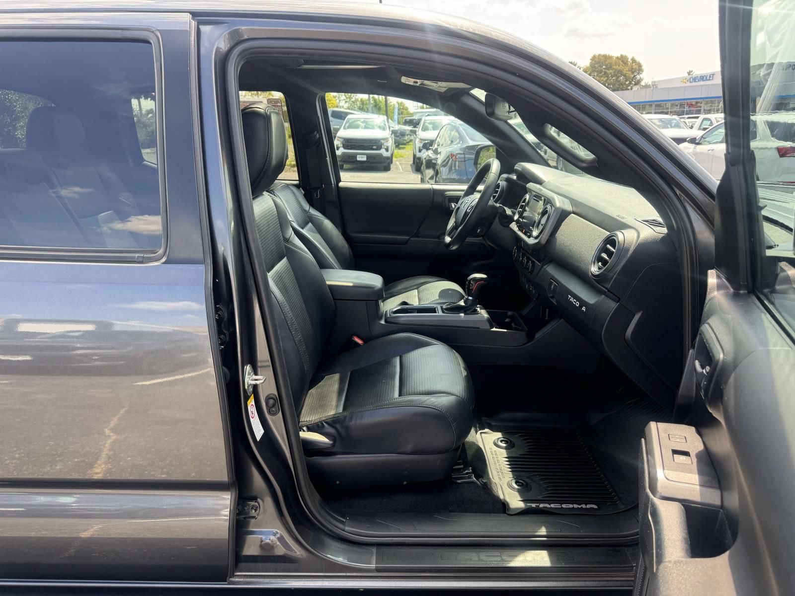 Used 2019 Toyota Tacoma TRD Sport AWD/4WD image 15