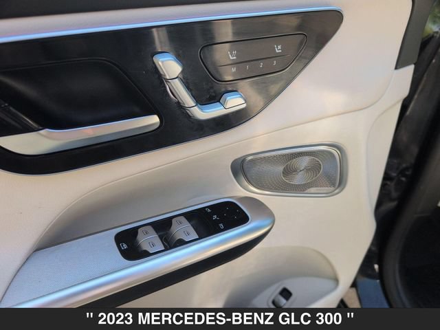 Used 2023 Mercedes-Benz GLC 300 4MATIC image 11