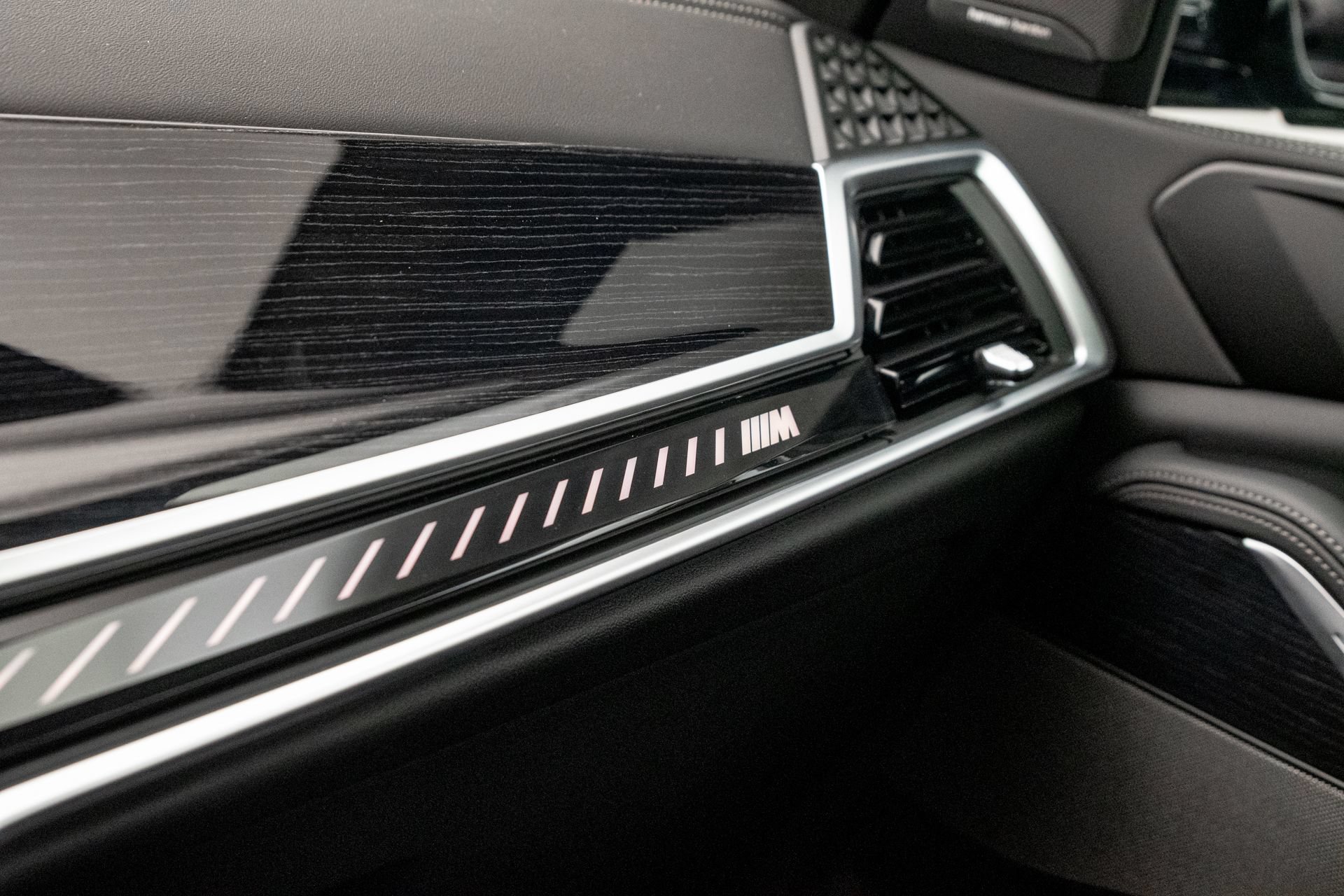 Used 2026 BMW X5 M60i AWD/4WD image 22
