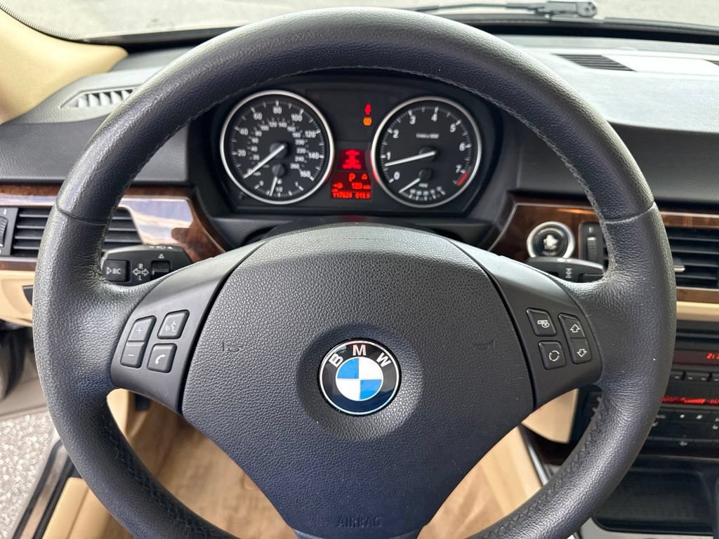 Used 2011 BMW 328i xDrive Sedan AWD/4WD image 28