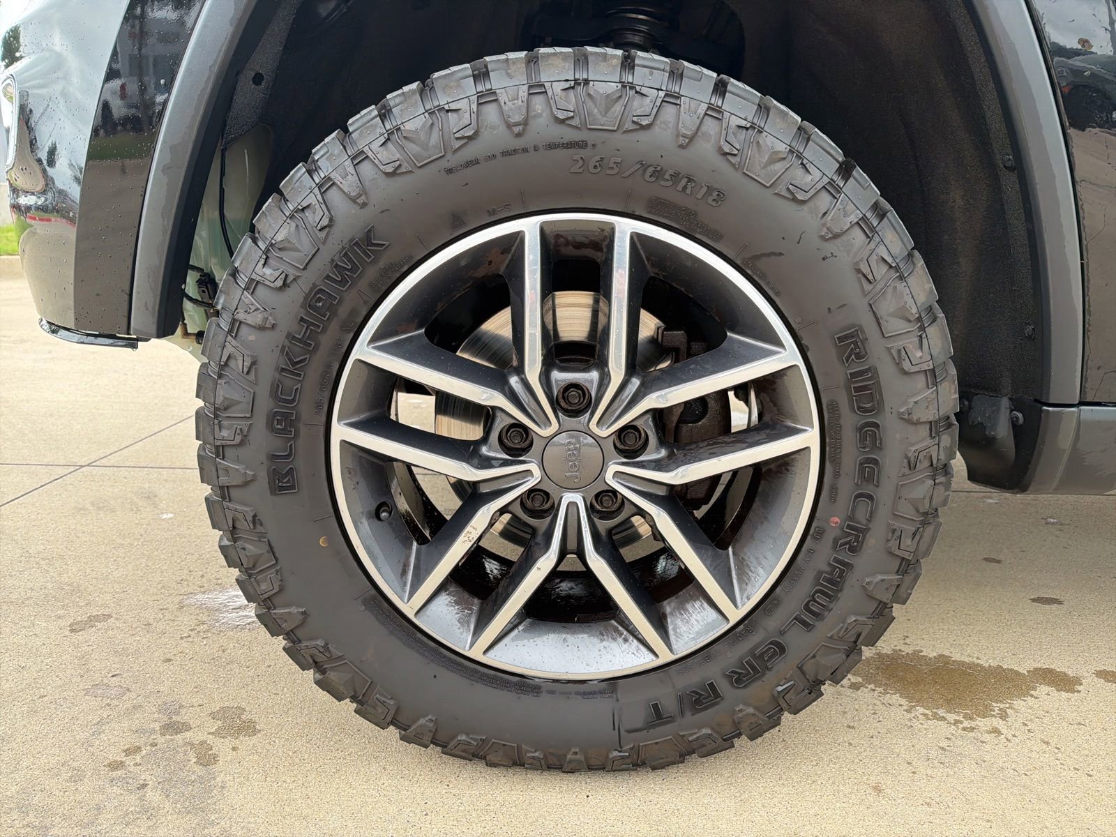 Used 2019 Jeep Grand Cherokee Limited AWD/4WD image 9