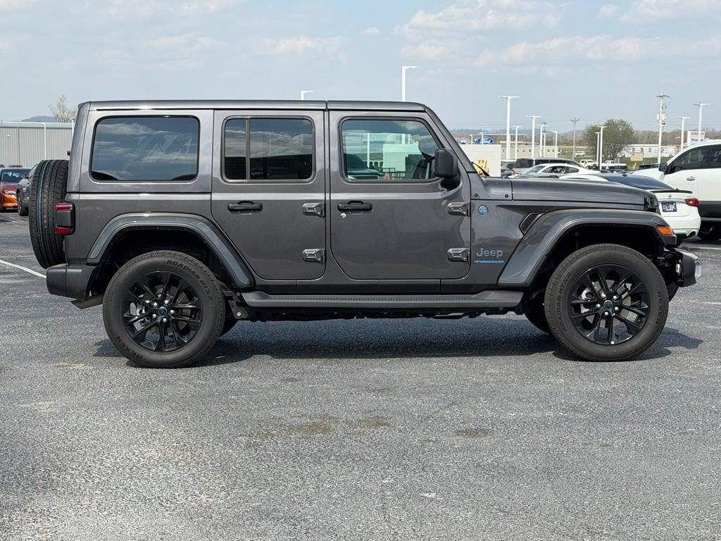 Used 2025 Jeep Wrangler Unlimited Sahara image 4